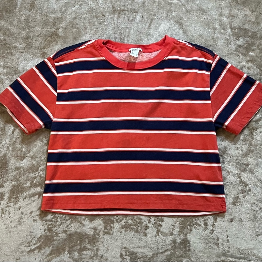FOREVER 21 STRIPPED T-SHIRT